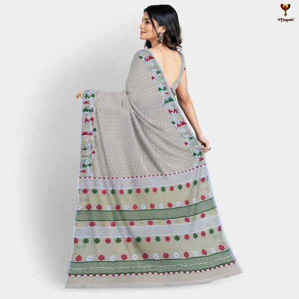 Off White Dhakai Jamdani Saree with Blouse Piece